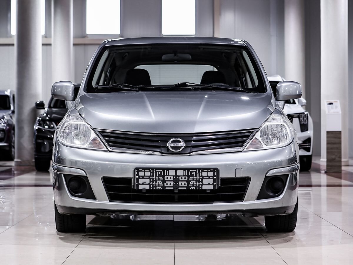 Купить Tiida с пробегом