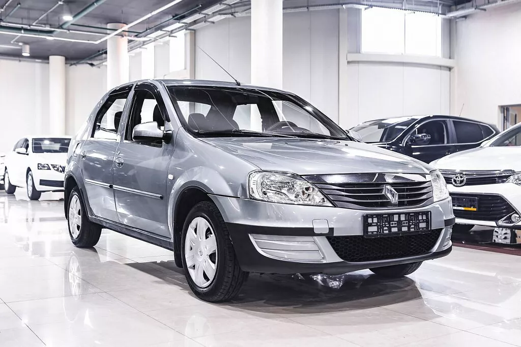 Купить Logan с пробегом